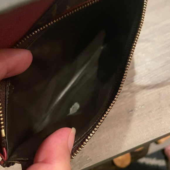 Authentic , with initials . - Picture 4 of 10